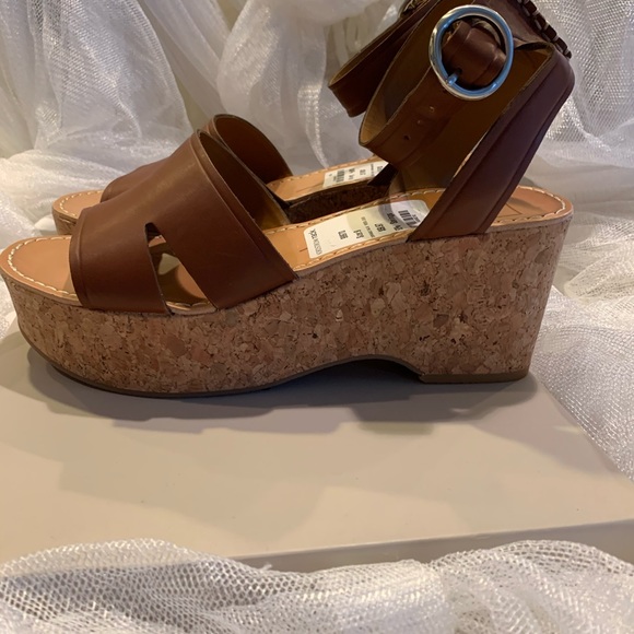 New Dolce Vita wedge cork heels. - Picture 2 of 4
